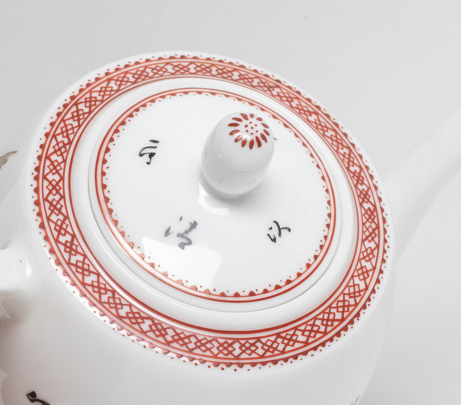 Chinese Export Porcelain Tea Pot - 3