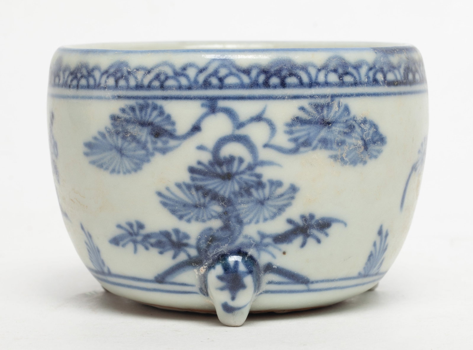 Two Chinese Export Porcelain Censers - 6
