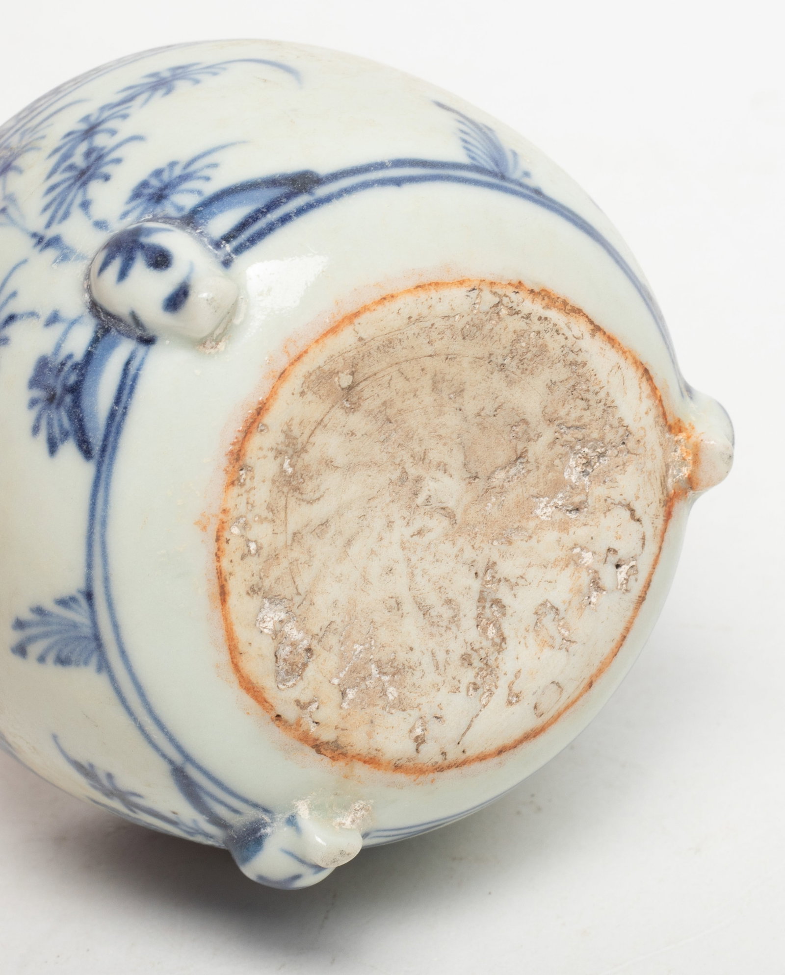 Two Chinese Export Porcelain Censers - 8
