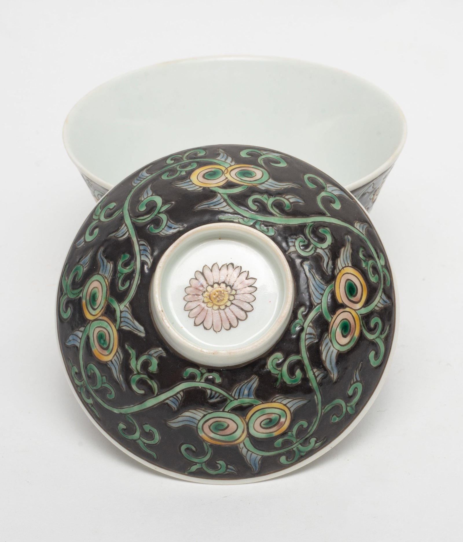 Chinese Export Porcelain Tea Cups - 4
