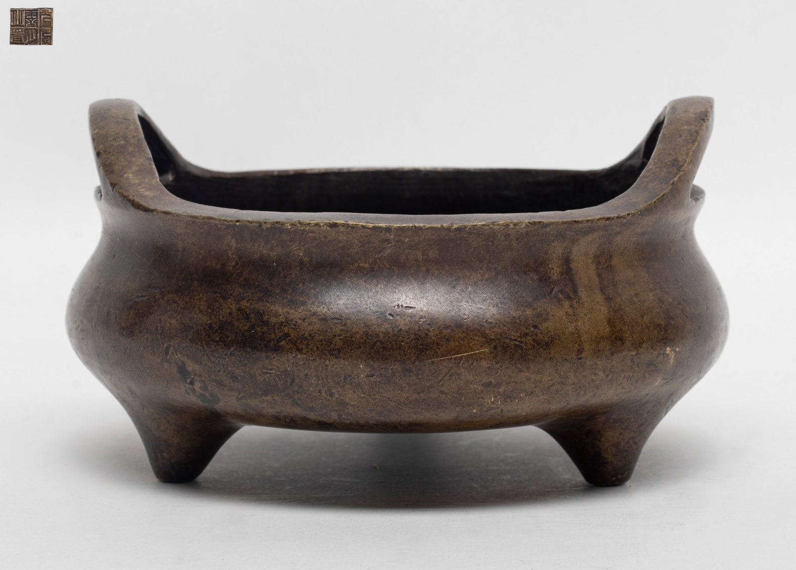 Rare Chinese Bronze Incense Burner: Chinese bronze cast incense burner, with six character mark to underside. Approx. 5.1*2.8 inch.