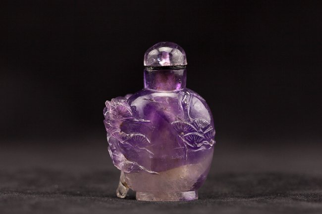 Antique Chinese Carved Amethyst Snuff Bottle (1 of 9)