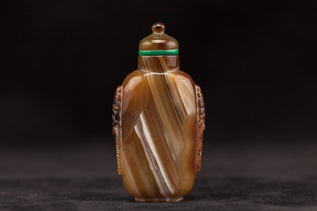 Chinese Antique Sardonyx Snuff Bottle (1 of 9)
