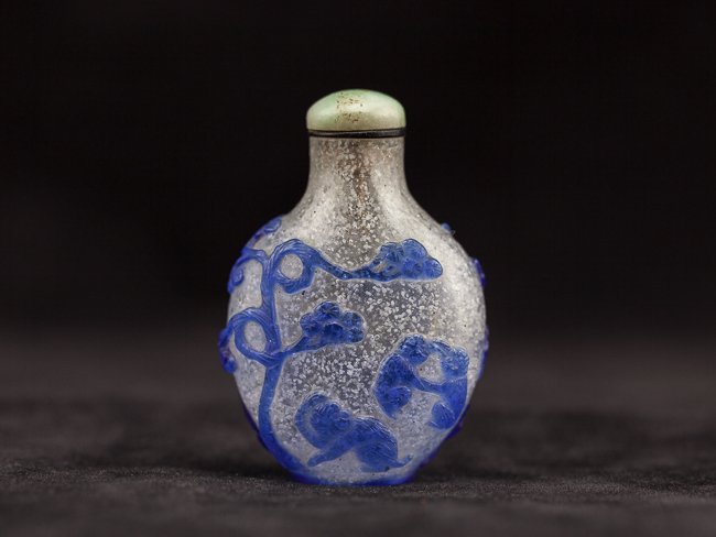 Antique Carved Two-color Overlay Glass Snuff Bottle (1 of 10)