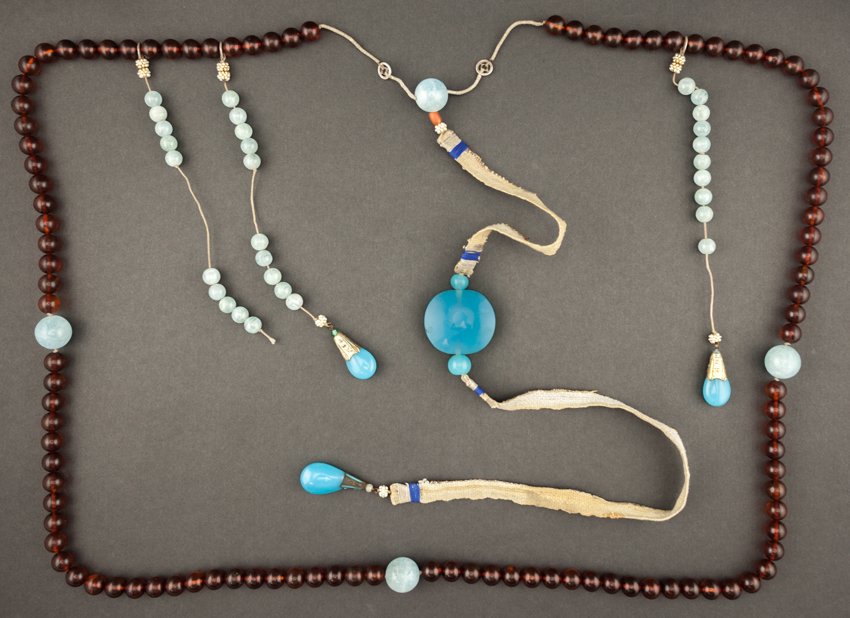 Chinese Antique Amber Court Beads (1 of 10)