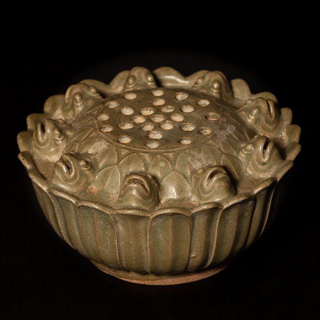 Chinese Antique Yaozhou Ware Glazed Porcelain Censer: Rare and antique, Song Yaozhou ware; with olive-green glazed painted; the censer shaped in lotus and frogs subject. 2.5 inch H; 6 inch D
