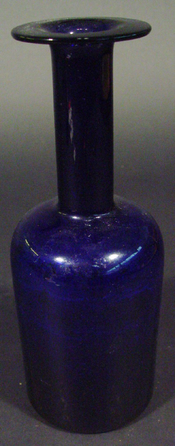 Holmegaard blue glass Gulvase, designed by Otto Br: Holmegaard blue glass Gulvase, designed by Otto Brauer, 25cm high