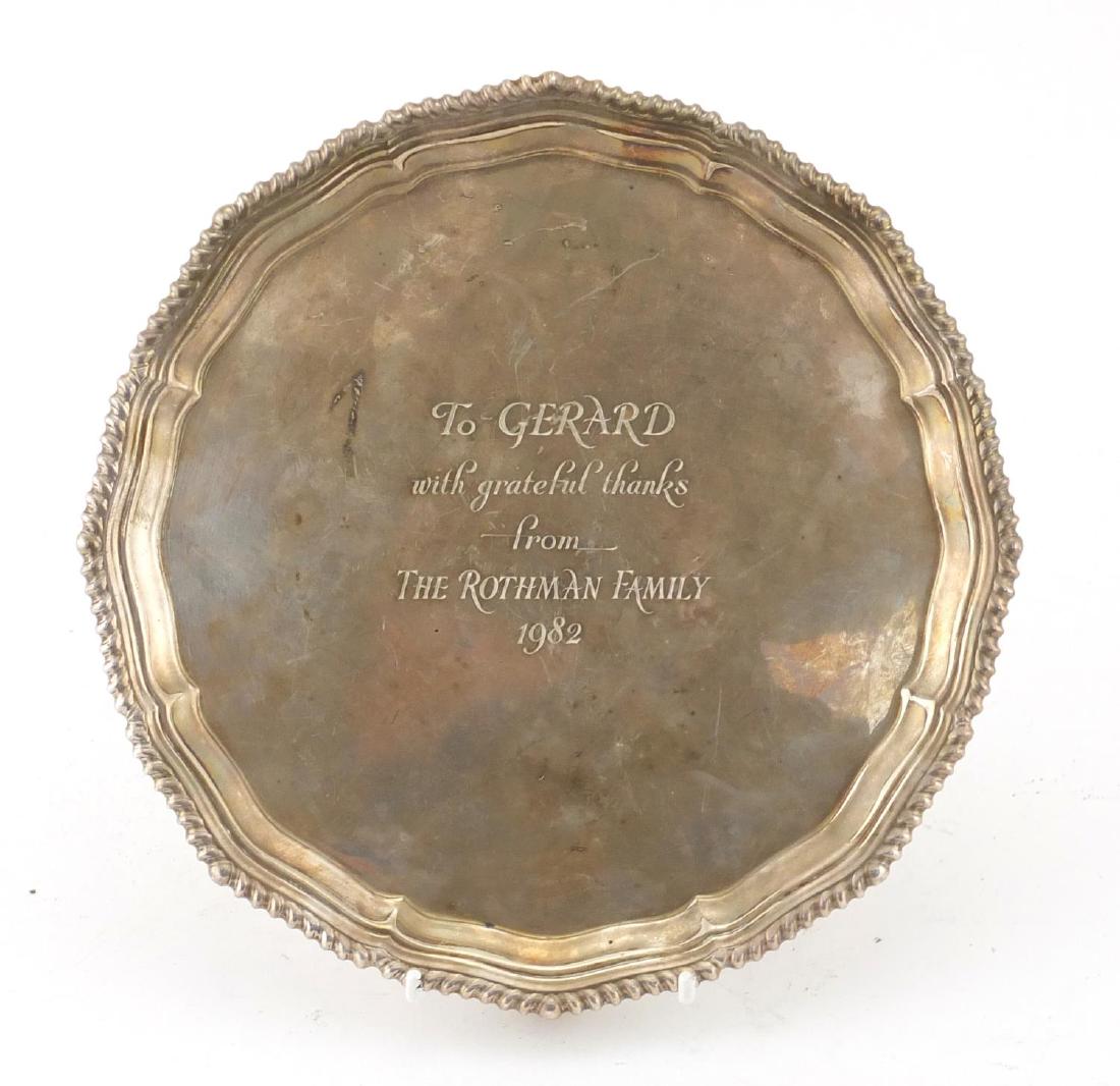 Circular silver three footed salver, by Roberts & Belk: Circular silver three footed salver, by Roberts & Belk Sheffield 1979, 21cm in diameter, approximate weight 395.0g