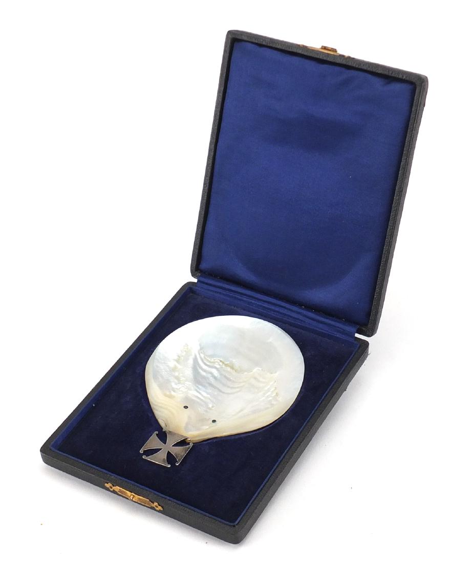 Religious interest silver mounted Mother of Pearl: Religious interest silver mounted Mother of Pearl Baptism shell, by B & W Ltd London 1921, housed in a silk lined tooled leather box, 13.5cm in length