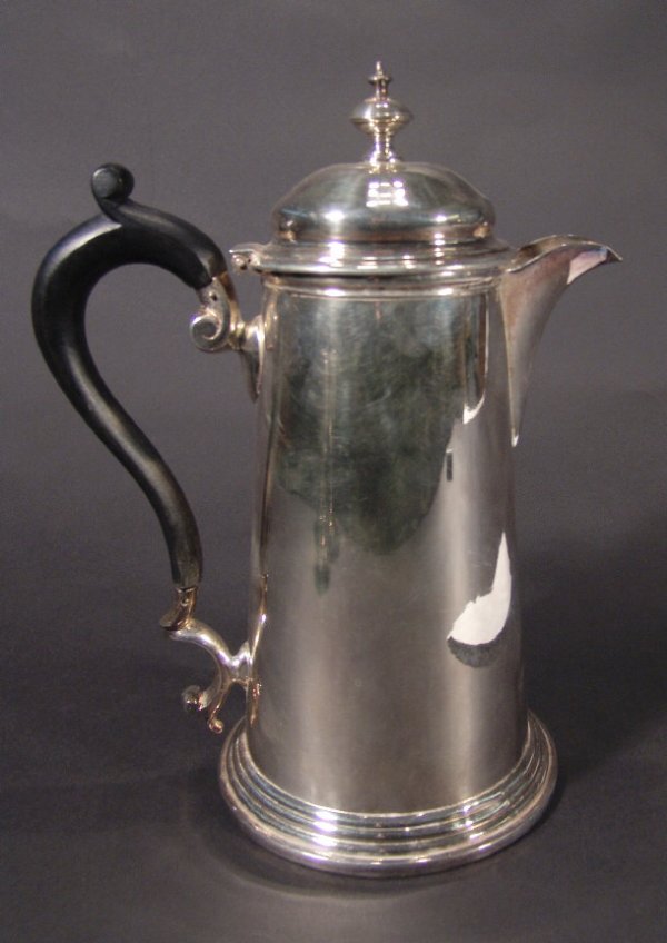 Silver plated hot water pot of tapering cylindric