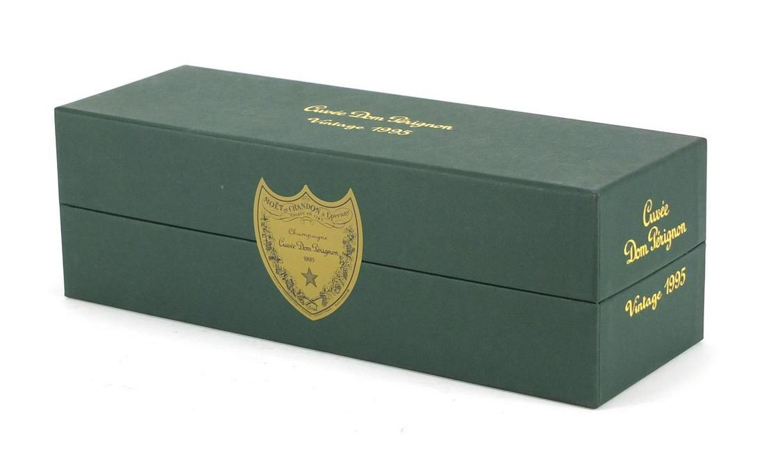 Bottle of vintage 1995 Moët & Chandon Dom Perignon,: Bottle of vintage 1995 Moët & Chandon Dom Perignon, housed in a sealed box