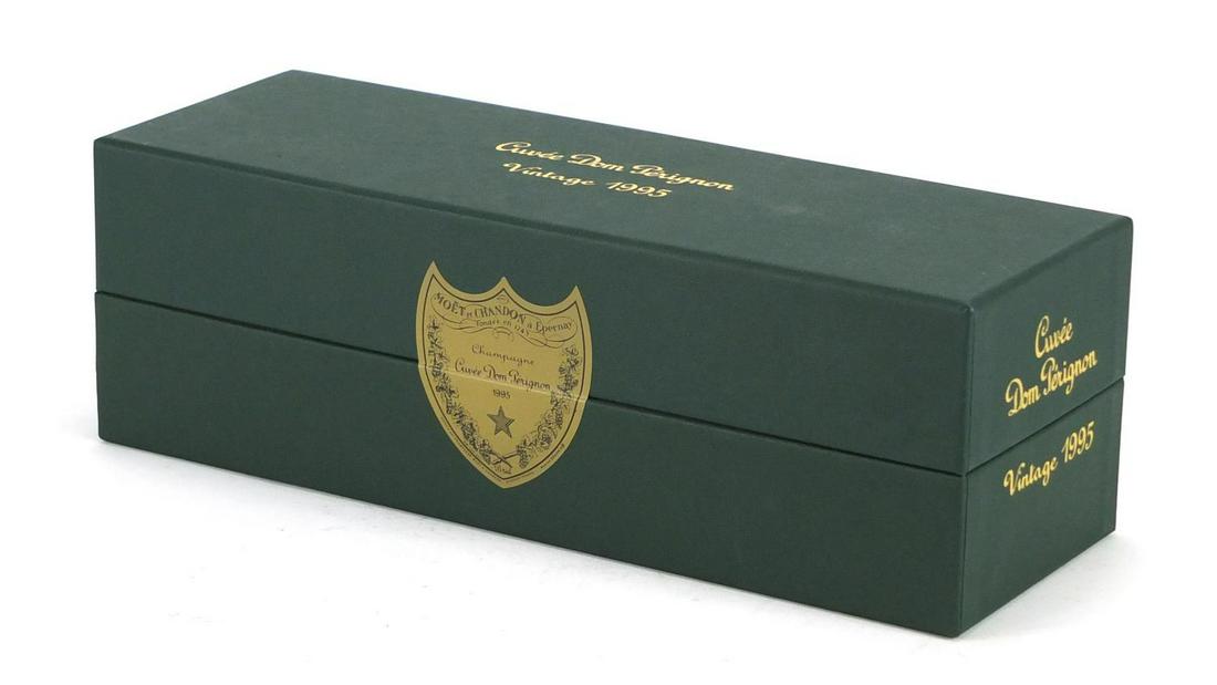 Bottle of vintage 1995 Moët & Chandon Dom Perignon,: Bottle of vintage 1995 Moët & Chandon Dom Perignon, housed in a sealed box