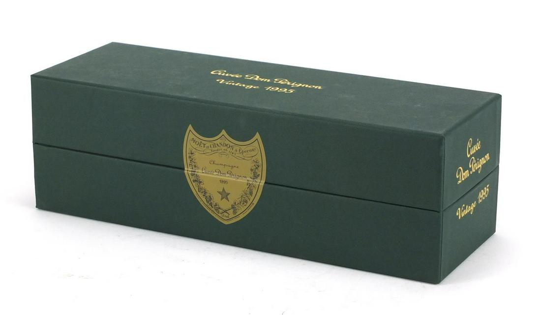 Bottle of vintage 1995 Moët & Chandon Dom Perignon,: Bottle of vintage 1995 Moët & Chandon Dom Perignon, housed in a sealed box