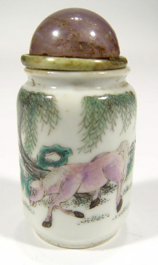 Chinese porcelain snuff jar with enamel decoration