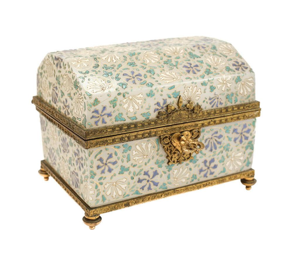Stunning Baccarat Art Glass footed casket 19th century (1 of 7)