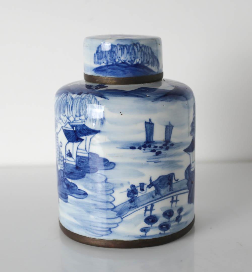 Chinese Export Blue and White Nanking Porcelain tea (1 of 7)