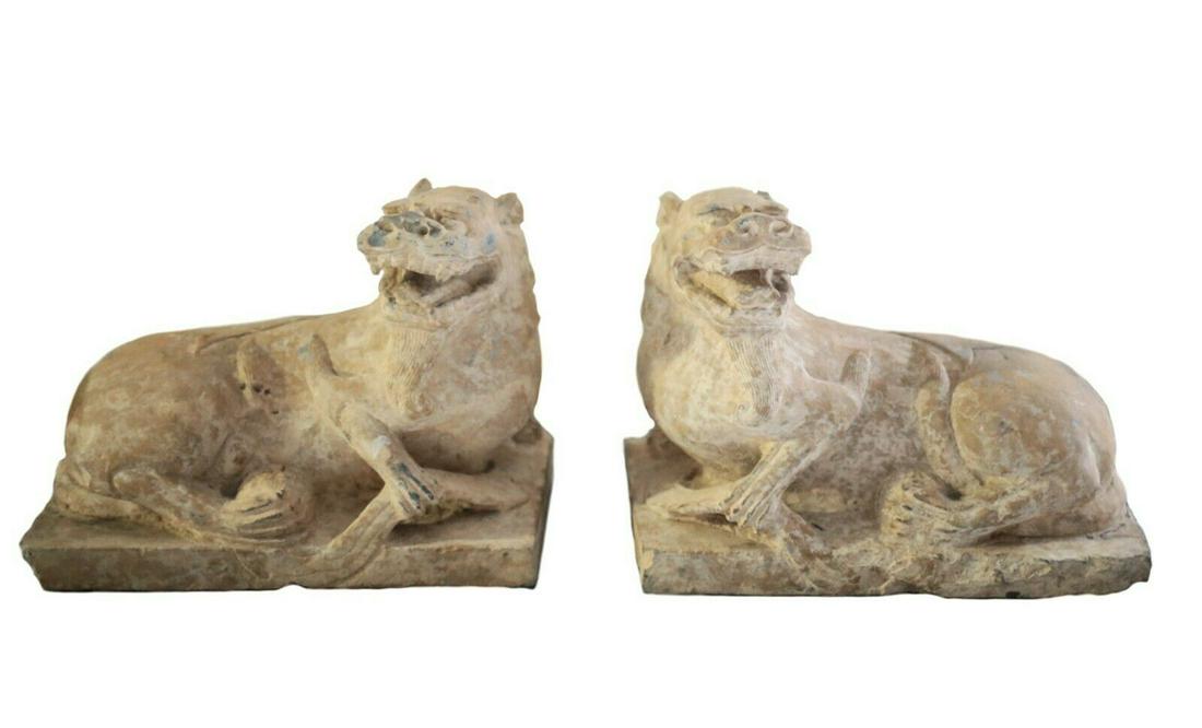 Pair of Hand Carved stone Lion Foo Dog Guardian Statues (1 of 8)