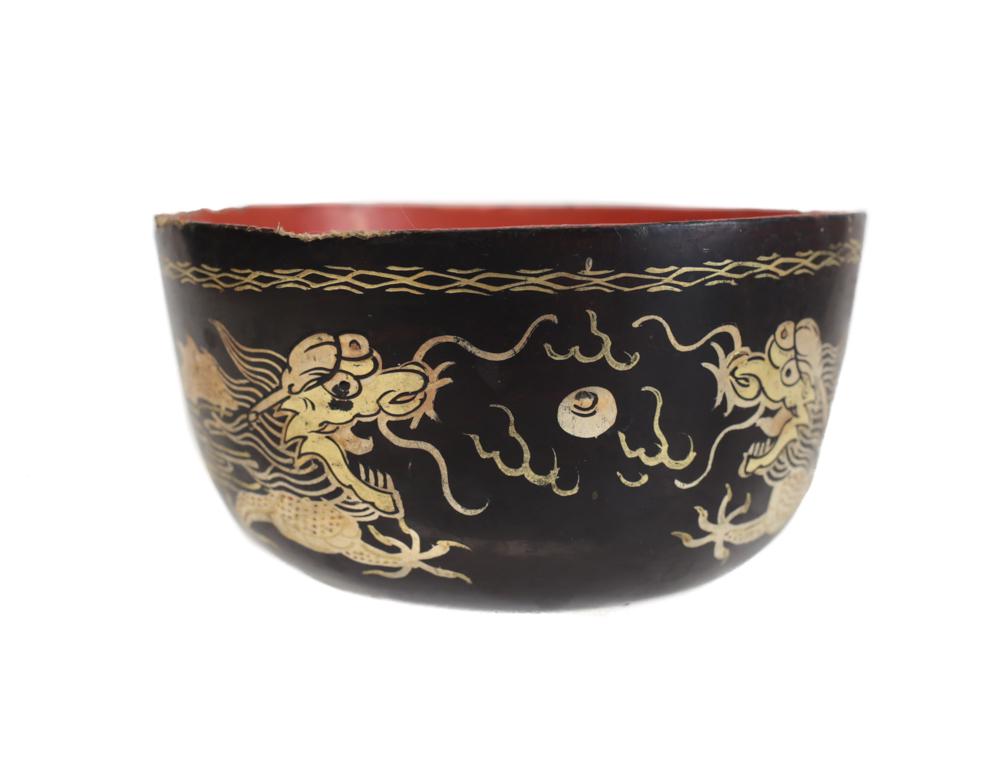 Chinese Black and red lacquer bowl with dragons (1 of 5)
