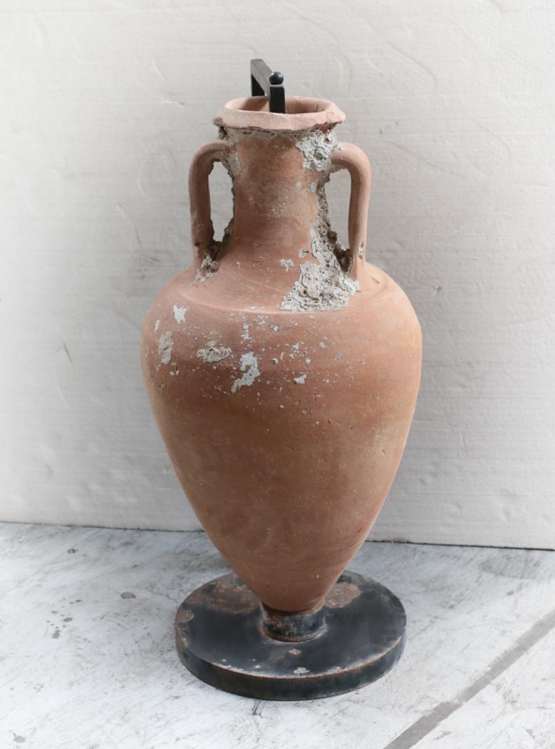 Archaic Holy Land earthenware amphora (1 of 5)