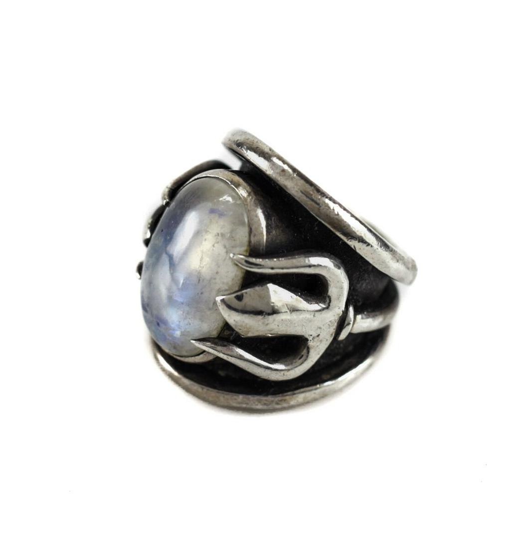 Vtg Men's Sterling silver Moonstone cabochon size 7 Trident design Pinky Ring (1 of 5)