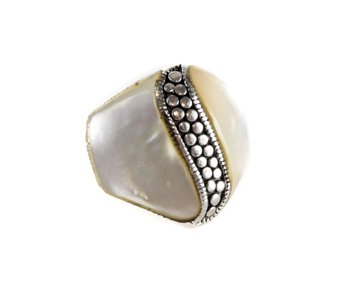 Vintage Sterling Silver Mother of Pearl Modernist ring size 5.75, Flush mounted (1 of 4)