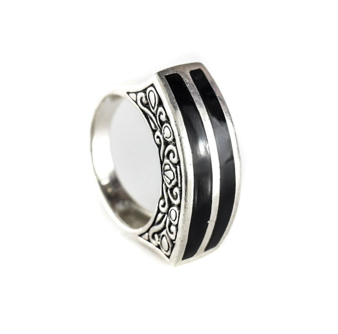 Vintage Sterling Silver & Onyx Ring size 6.5 Flush Mounted scroll design (1 of 4)