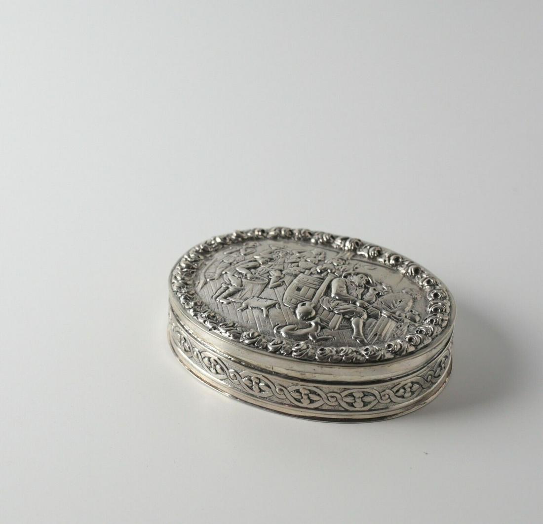 800 German Silver Parcel gilt Snuff Box, Hand chased Repousse genre scene (1 of 6)