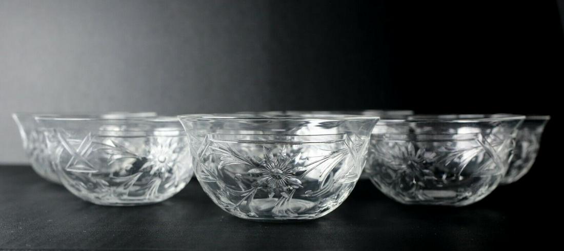 8pc set Hawkes Cut crystal Fruit Bowls, fine intaglio florals: 8pc set Attributed to Hawkes Cut crystal Fruit Bowls, fine intaglio florals, leaves, dots and borders. 2.5lb Approx. Measurements: 4.875 in. diameter x 2.375 in height. Domestic Shipping: $25