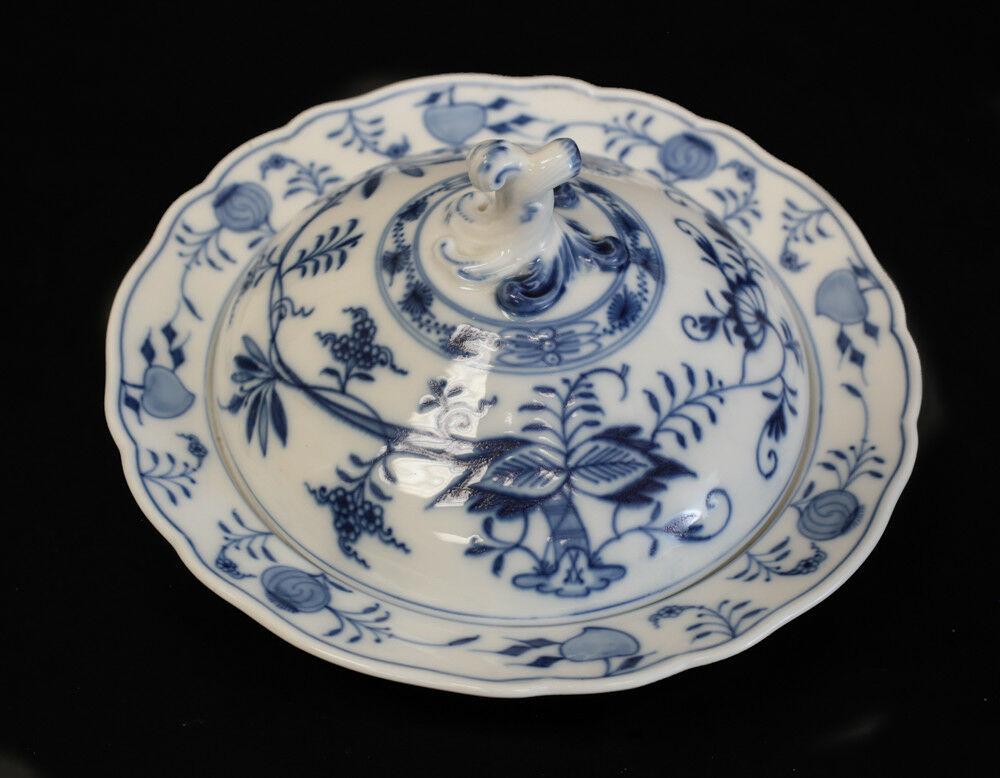 Meissen Blue Onion Round Covered Vegetable Serving Bowl Crossed Sword mark (1 of 4)