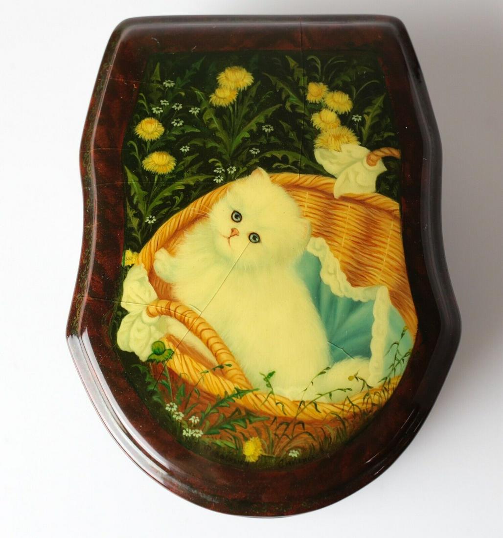 Vintage Russian Lacquer Box Fedoskino Ð¤ÐµÐ´Ð¾ÑÐºÐ¸Ð½Ð¾ White Cat in Basket Hand Painted (1 of 5)