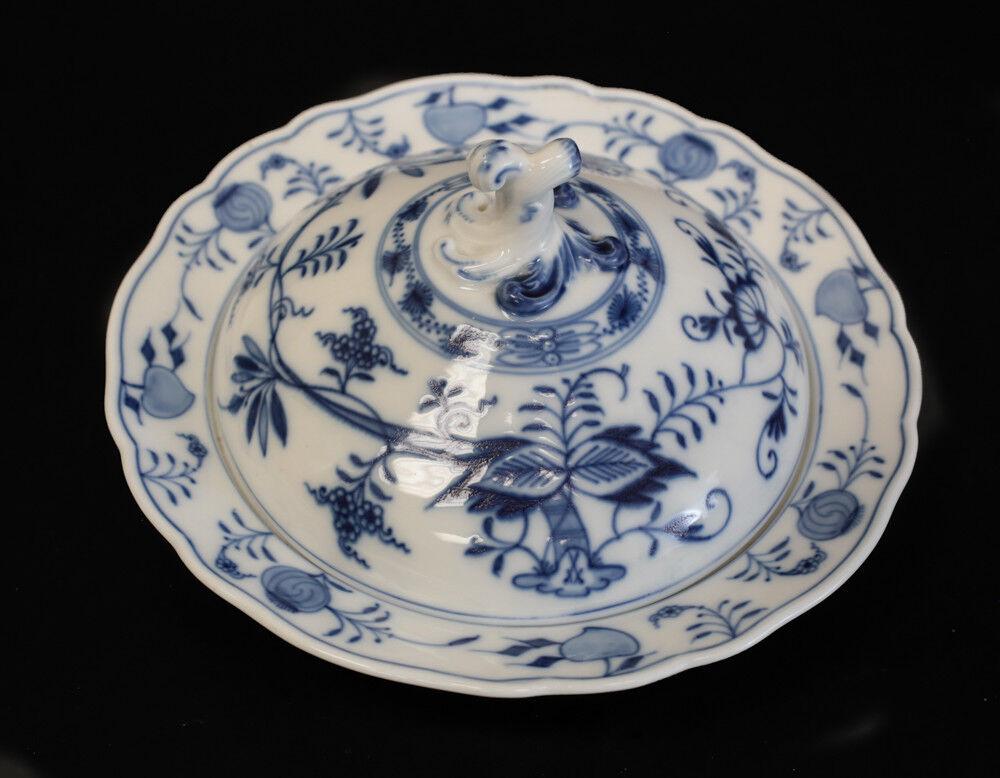 Meissen Blue Onion Round Covered Vegetable Serving Bowl Crossed Sword mark (1 of 4)