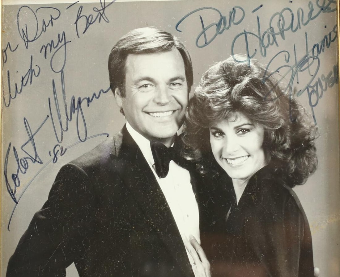 Robert Wagner & Stephanie Powers Photgraph, signed and: Robert Wagner & Stephanie Powers, actors from movies, and the television series inchesHart to Hart'. Black and White Photograph, signed and personalized, in gilt wood frame. Approx. Measurements: 6.5