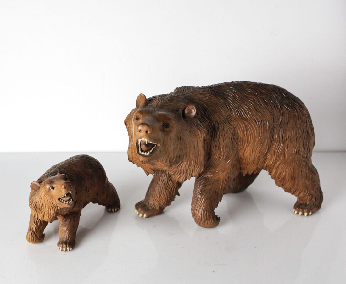 Pair of Finely Carved  Antique Black Forest Bears, Large and Small (1 of 6)