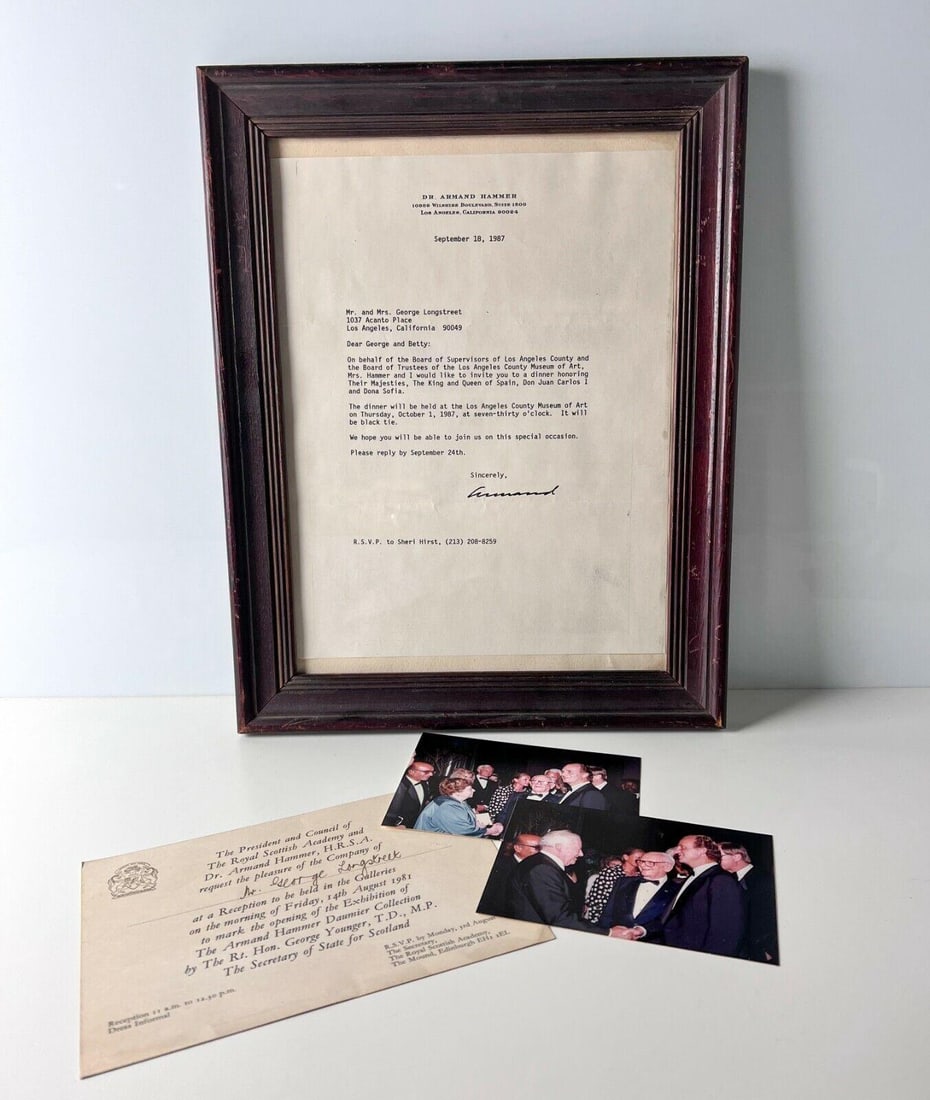 Armand Hammer Autograph George Longstreet 1976 & Photos King Don Juan Carlos I: Autograph, Armand Hammer, invitation to Mr and Mrs George Longstreet, for a dinner held in honor of the (then, now former) King and Queen of Spain, Don Juan Carlos I and Dona Sofia. On Hammer letterhe
