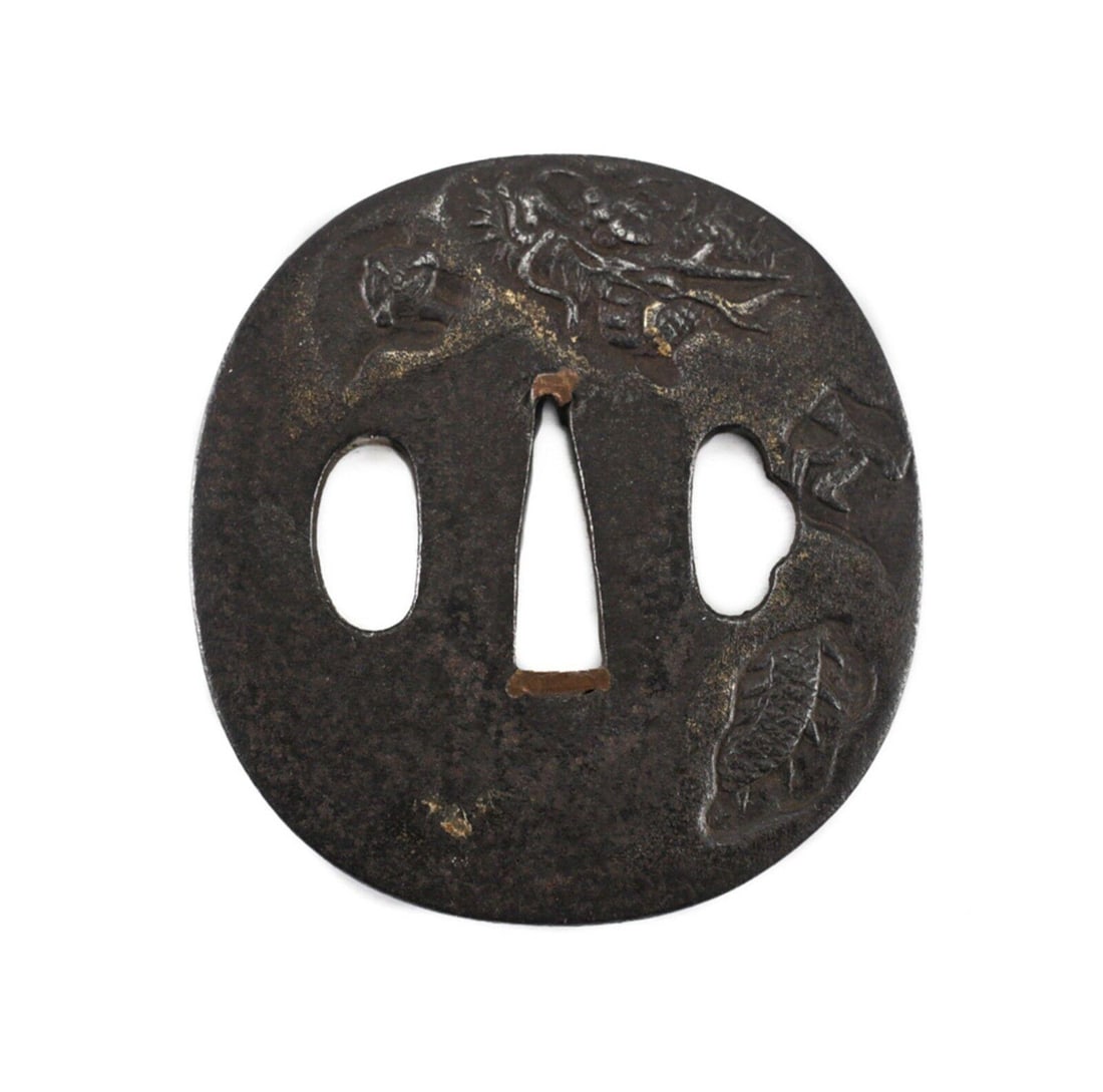 Japanese Iron Nagamaru Tsuba 68mm, Hand chased dragon. Gold inlay: Antique Japanese Iron Nagamaru Tsuba 68mm, Hand chased dragon. Gold inlay, quite worn. Copper sekigane. Weight Approx., 112.5grams Measurements: 68mm x 65mm; 5.1mm at seppadai, 4mm at rim.Domestic Shi