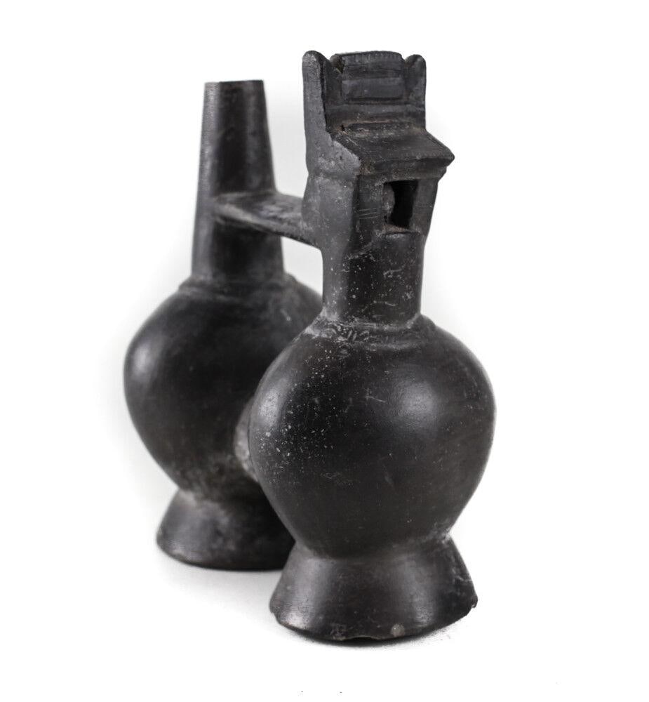 Pre Columbian Chimu Peru Pottery, Double chamber whistling vessel, bridge handle (1 of 4)