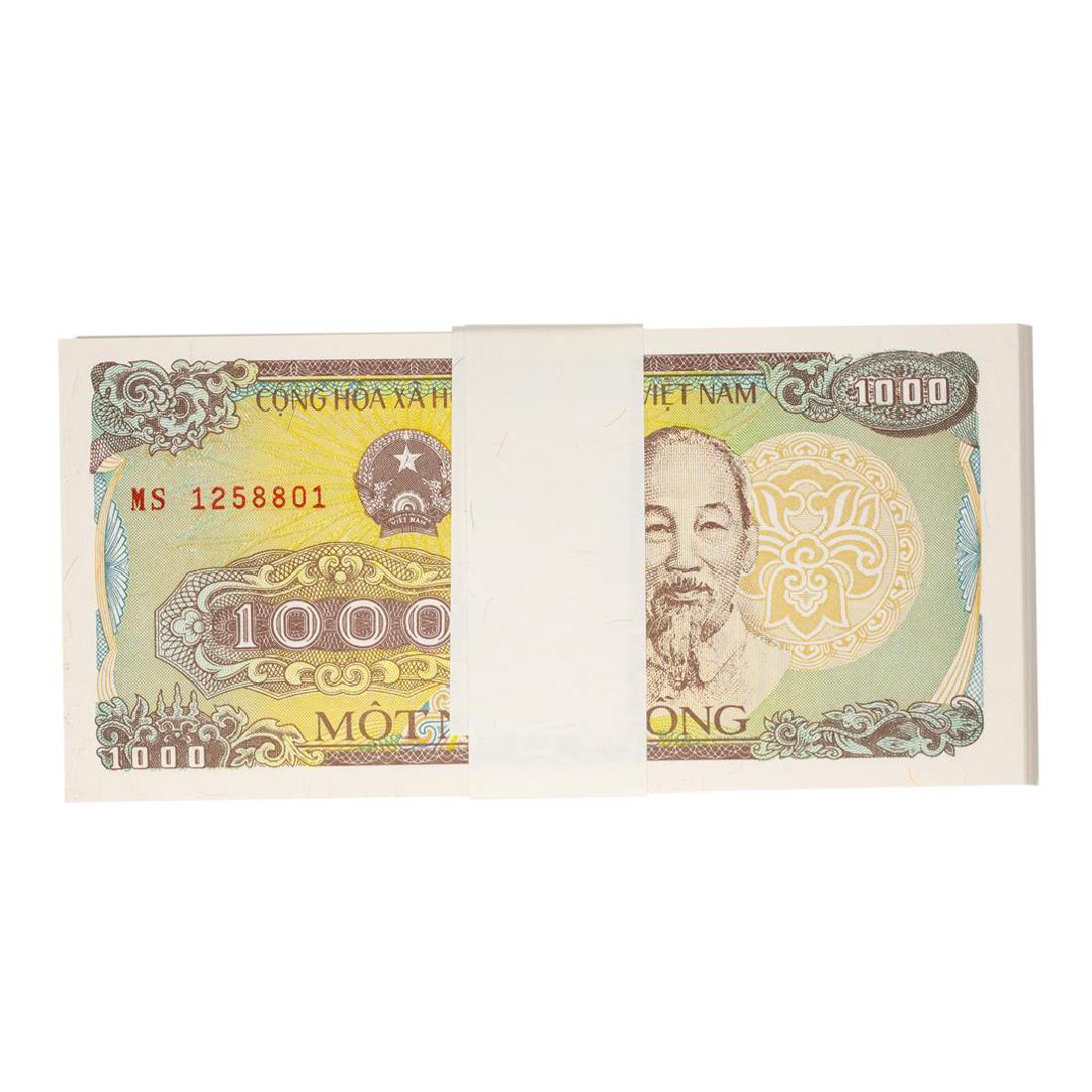 Pack of (100) Uncirculated 1988 Vietnam 1000 Dong Bank: One Pack of (100) Uncirculated 1988 Vietnam 1000 Dong Bank Notes.