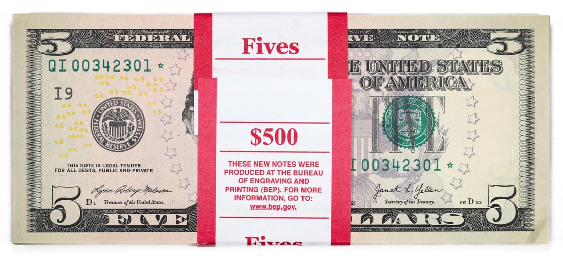 Pack of (100) Consecutive 2021 $5 Federal Reserve Star Notes: One Pack of (100) Consecutive 2021 $5 Federal Reserve Star Notes.