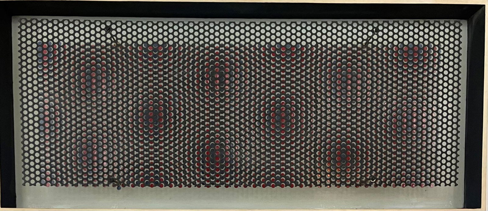 Antonio ASIS (1932-2019): Antonio ASIS (1932-2019). Vibration en rouge et bleu - 1963 technique mixte Titree, datee 1963 et signee au dos, et portant le cachet ASIS au dos. 45 x 108 cm