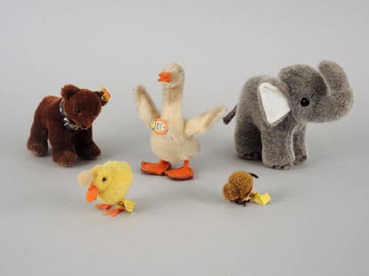 COLLECTION OF STEIFF ANIMALS: 20th century grouping.