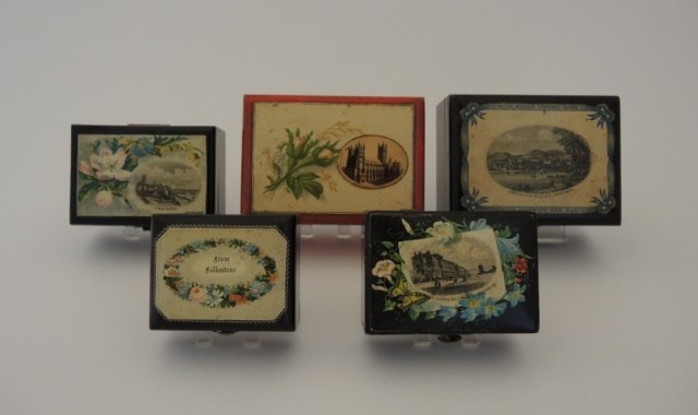 Mauchline Lacquer Ware, AppliquÃ© Decoration (1 of 1)