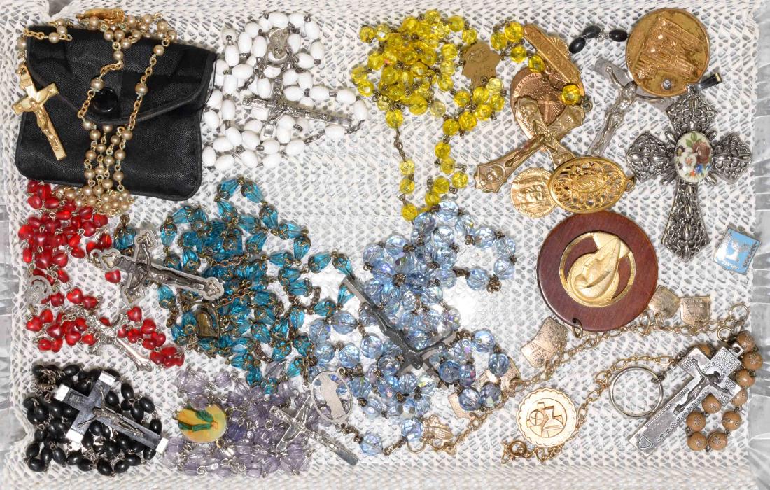19pcs ASSORTED RELIGIOUS LOT - Includes rosaries, (1 of 3)