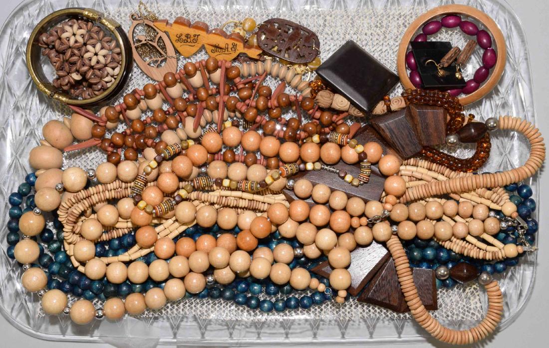 19pcs ASSORTED WOODEN JEWELRY - Includes necklaces, (1 of 3)
