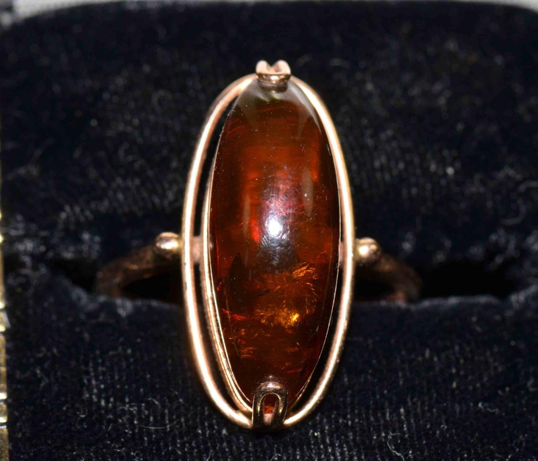28k GOLD AND AMBER RING - Ring set with oval amber (1 of 3)