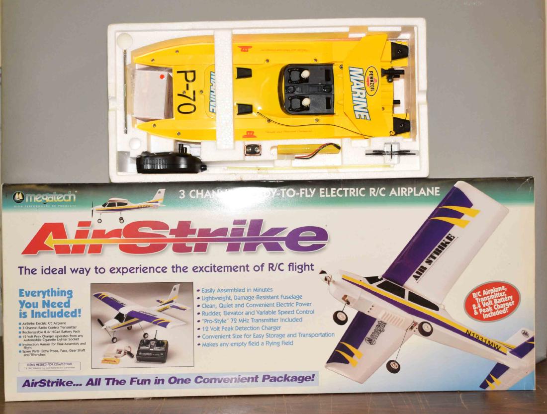 R/C AIRPLANE AND SPEED BOAT NEW IN BOX - Air Strike (1 of 3)
