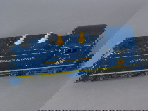 LIONEL ENGINE & C & O SWITCHER. No. 624. Manfactu: LIONEL ENGINE & C & O SWITCHER. No. 624. Manfactured between 1952-54. Condition: good; operability unknown.