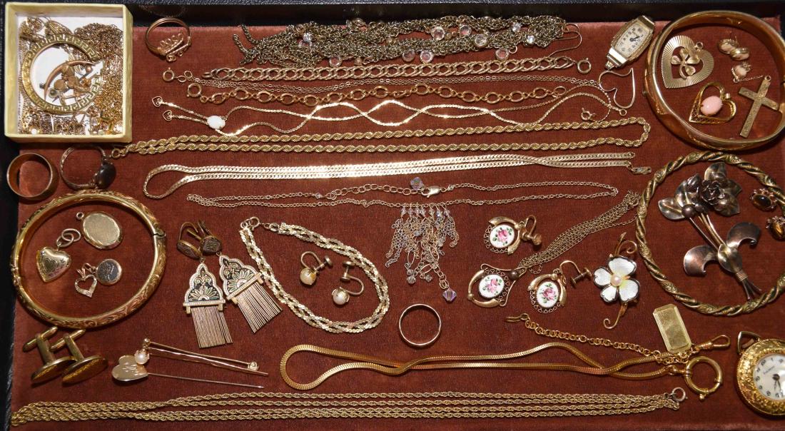 ASSORTED GOLD FILLED COSTUME JEWELRY LOT. Gold filled (1 of 4)