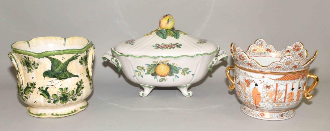 (3) MODERN CERAMIC VESSELS, comprising: Italian faience (1 of 7)