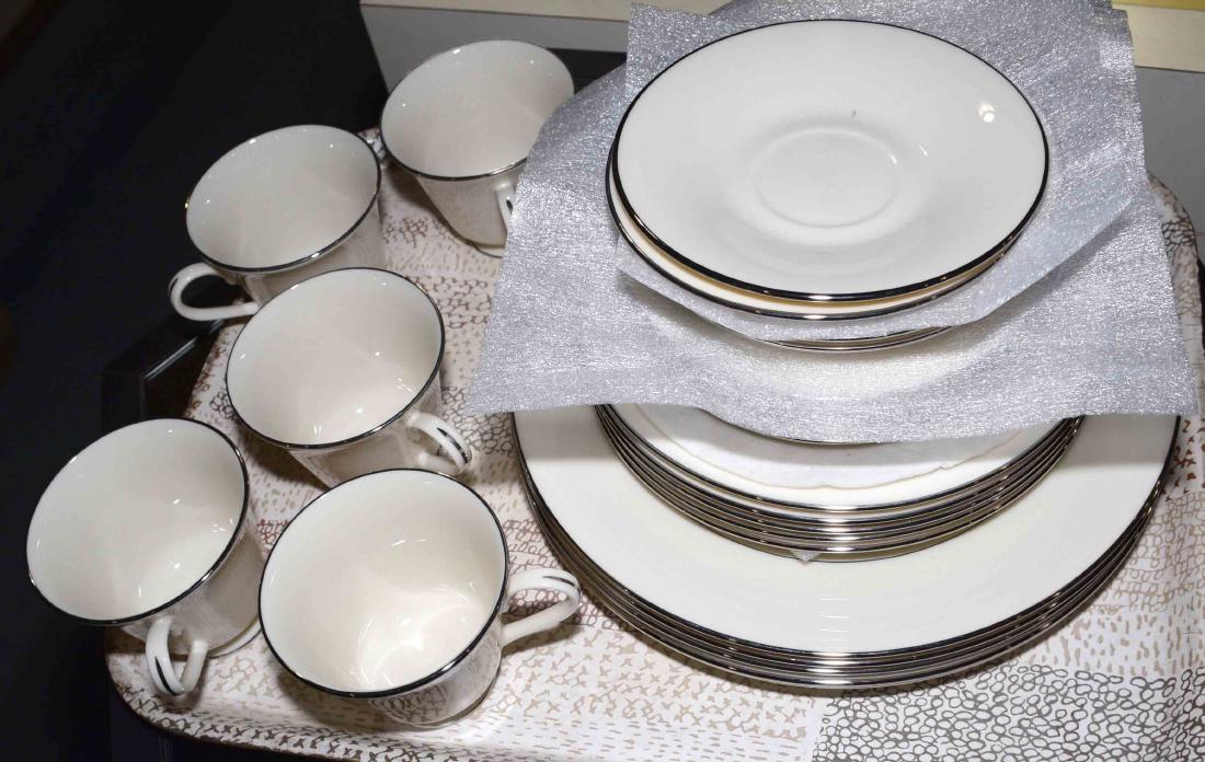 (25) PC. LENOX COSMOPOLITAN COLLECTION MAYWOOD CHINA (1 of 3)