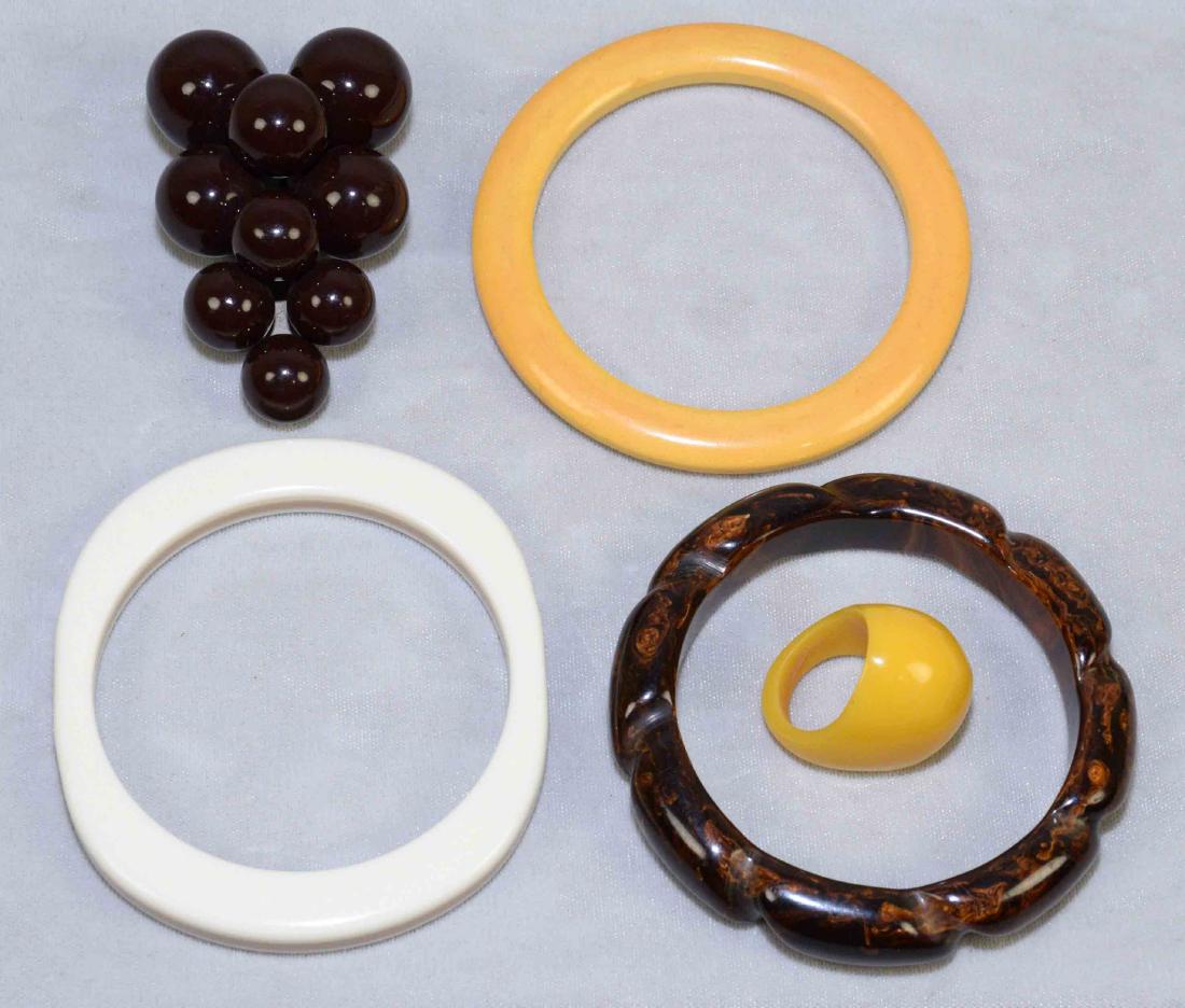 (5) PC. ASST. BAKELITE JEWELRY. Includes bracelets, (1 of 4)